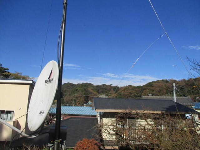 東京スカイツリー受信方向の山