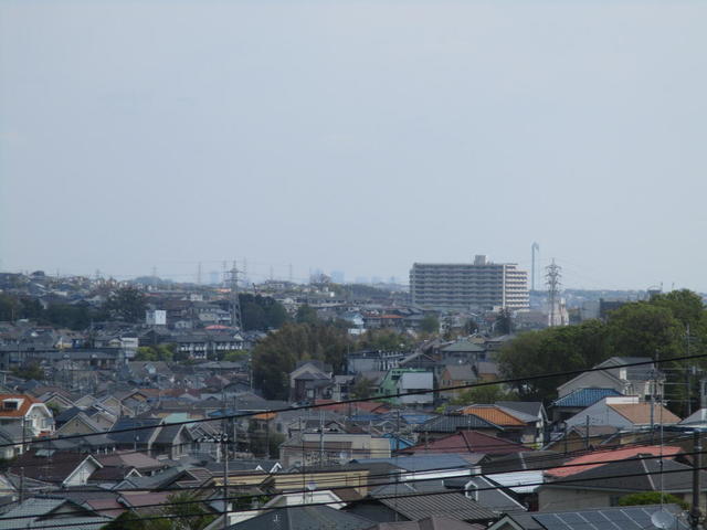 高台のすり鉢状の地形的背景