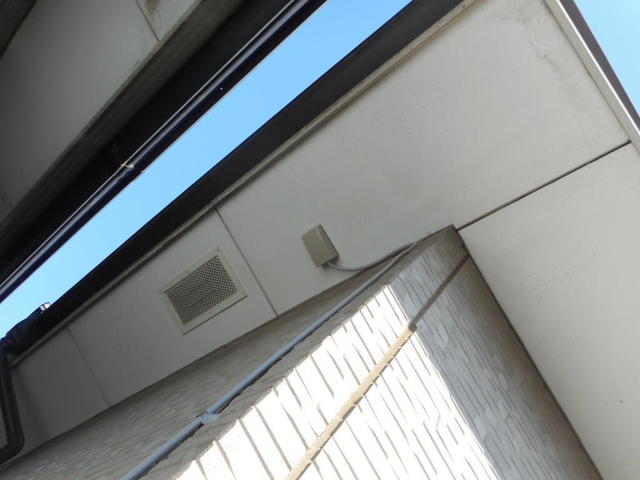 BSアンテナ配線の渡り配線を屋根裏まで新設