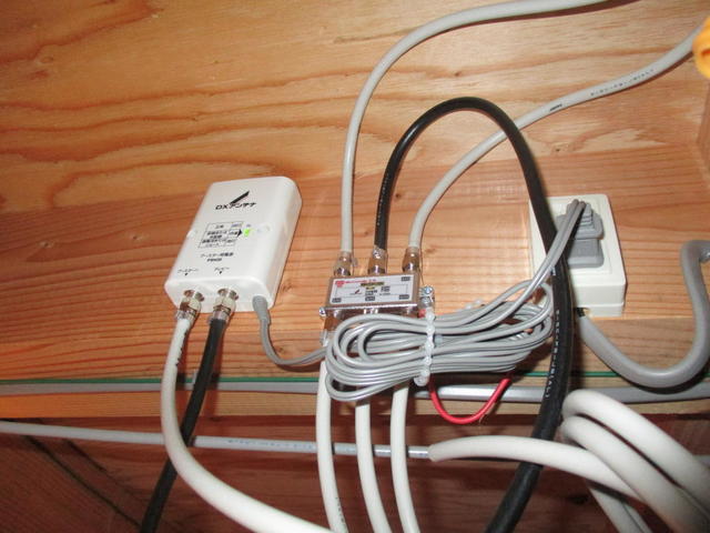 ユニットバス天井裏にブースター電源部設置
