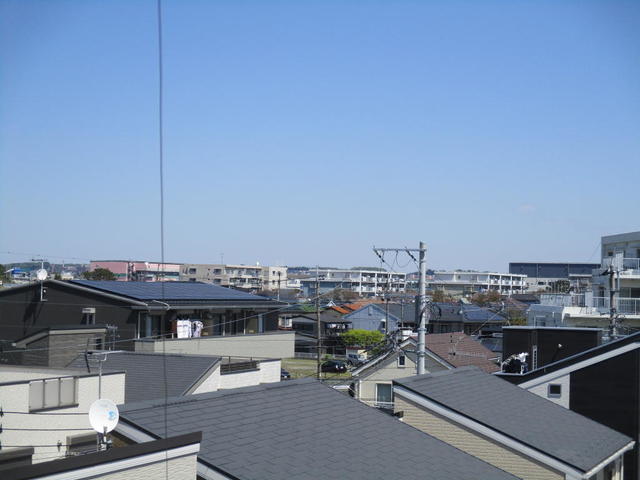 近隣住宅には東京スカイツリー受信のアンテナも設置されている