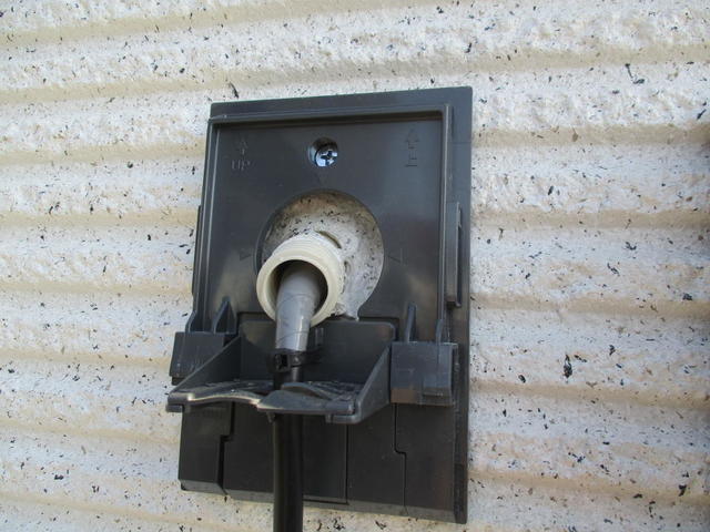 建物引き込み配線のCD管内に収め
