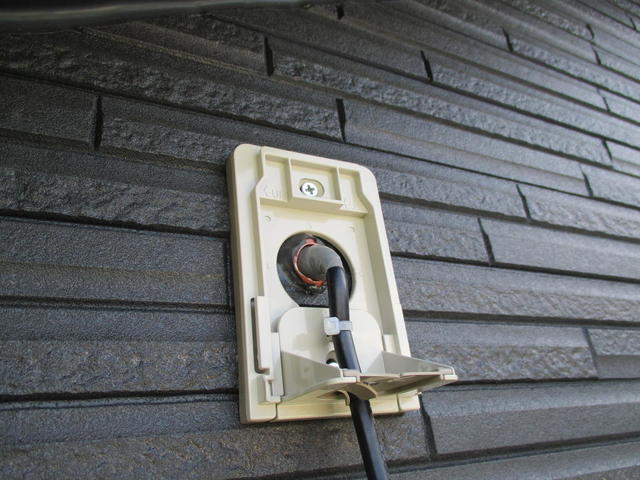 入線カバー内のCD管に今回は上手く入ってくれ、更なる防水効果向上