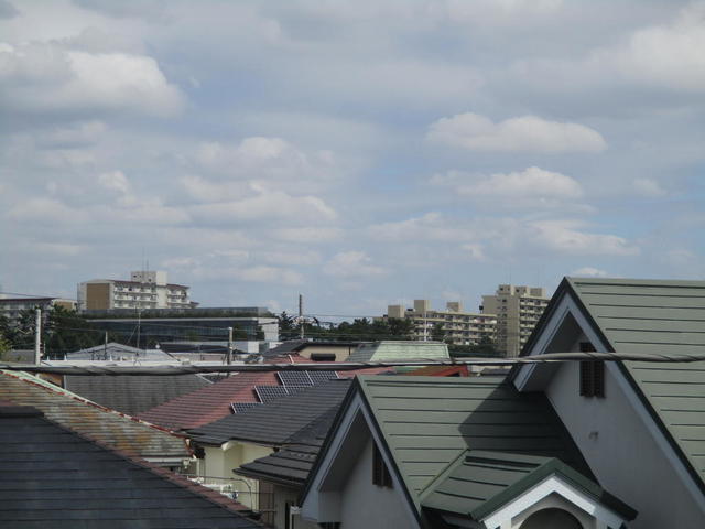 東京スカイツリー方向は、相模大野駅周辺のマンション群