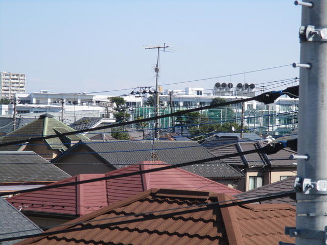 神奈川放送(TVK)方向は、相模大野駅周辺のビル群に塞がれている状況