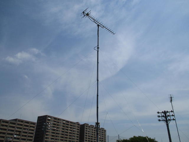 アンテナを倒さずに上下2段8本支線に変更