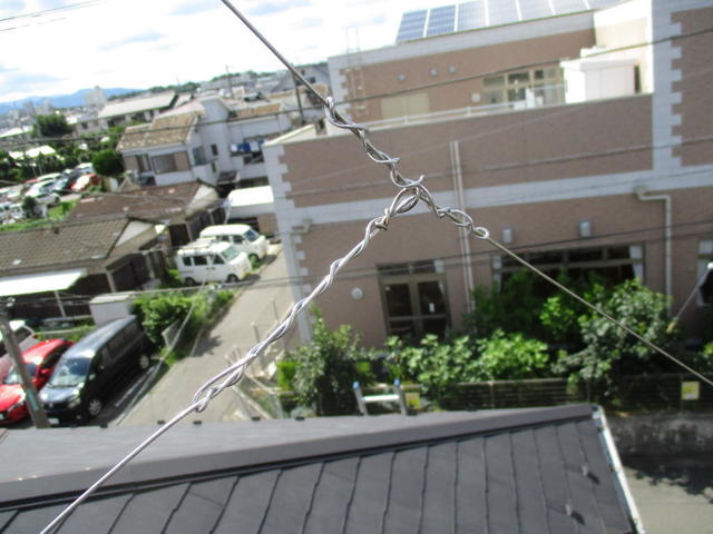 輪っかが動かない様にアンテナ支線固定