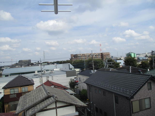 近隣住宅も密集しており、安定した電波受信をするには屋根上2M程度が必要