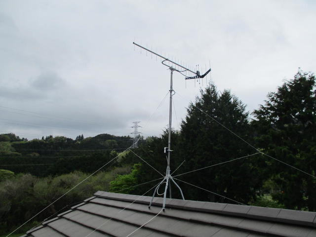 緩んでいたアンテナ支線の緩みを補強