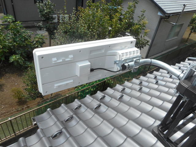 普通は取り付けない方法のデザインアンテナ工事