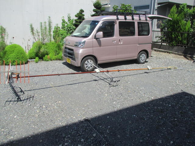 4mの高さに取り付けられたアンテナは、軽自動車よりも長い