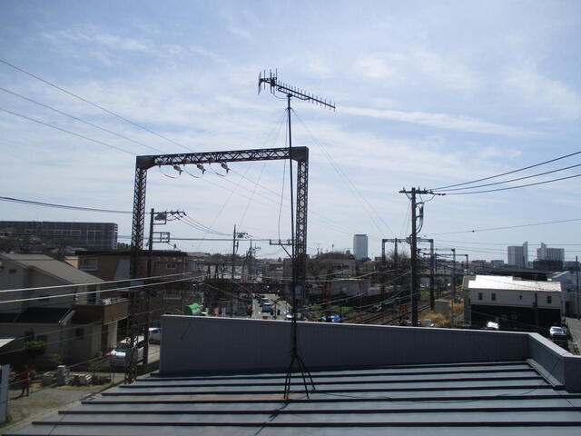 もう一本屋根にUHFアンテナ