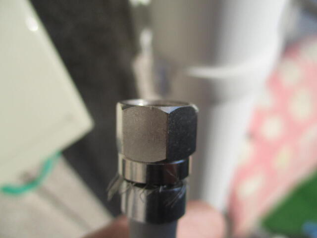 F型接栓の作り方がでたらめ
