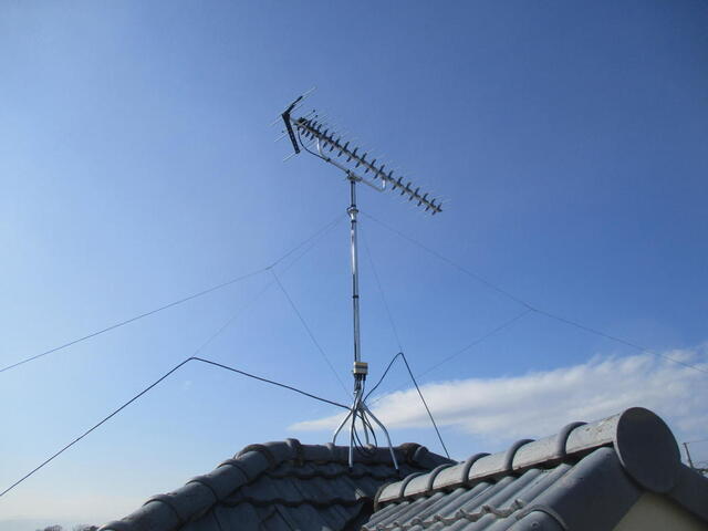 電波強度が少し弱い部分を補う為に高感度パラスタックUHFアンテナ仕様