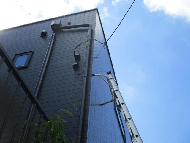 建物裏手の引き込み配線と配線接続