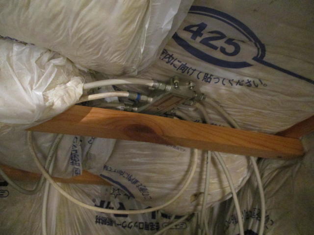 分配器に接続されていたケーブルテレビ仕様フィルターを撤去