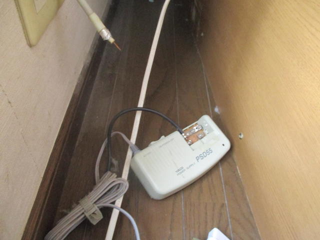 ブースター電源部の確認をしようとしたら配線が外れました
